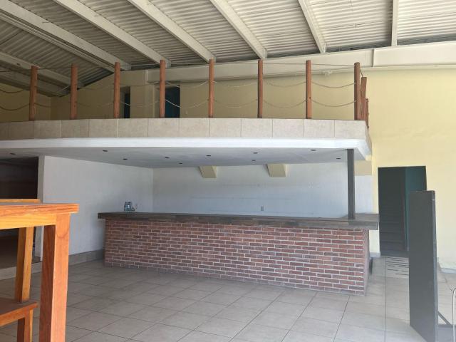 Local en Plaza sobre Tollocan para restaurant