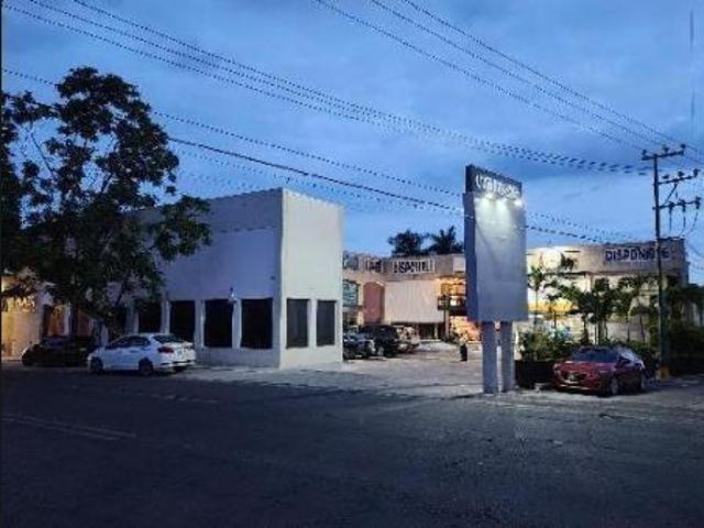 Local En R?o Mayo City Plaza