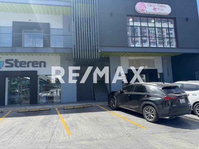LOCAL EN RENTA 67 M2, EN PLAZA RUBI, TIJUANA