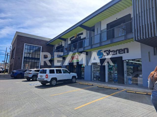 LOCAL EN RENTA 97 M2, EN PLAZA RUBI, TIJUANA