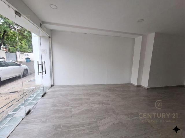 Local en renta 38 m2 a pasos de la 5ta Avenida y de la Playa Centro Playa del Carmen P4602