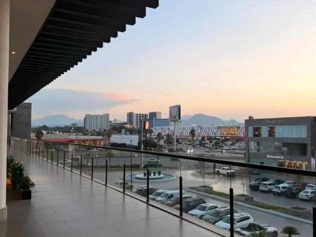 LOCAL EN RENTA 3 PISO PLAZA SANTA ISABEL CON TERRAZA 117M2