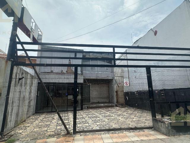 Local en Renta ubicado sobre el Boulevard Adolfo Ruiz Cortines, tiene un estacionamiento p?blico justo enfrente