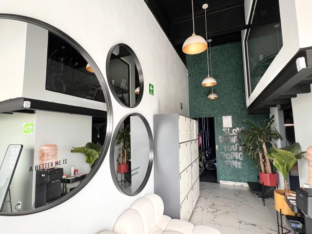 Local en RENTA Acondicionado en Plaza Xentric Mirador QUERETARO