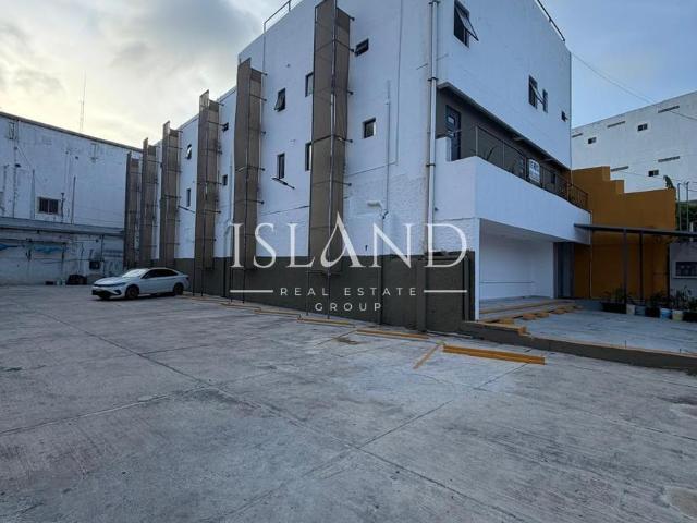 Local EN RENTA AV UXMAL EN CANCUN