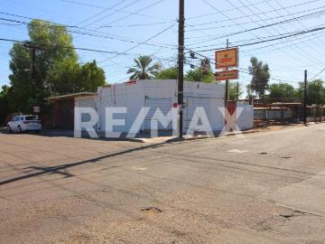 LOCAL EN RENTA CALLE SUR