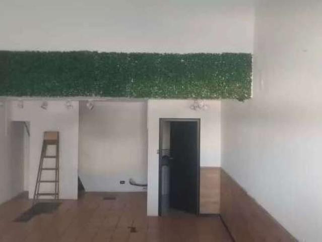 LOCAL EN RENTA DE 100 METROS EN ZONA RIO