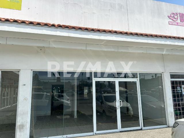 LOCAL EN RENTA DE 189.04 M2, SOBRE BLVD. BENITEZ, TIJUANA