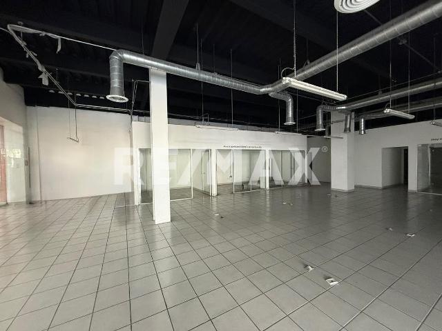 LOCAL EN RENTA DE 217 M2, EN ZONA URBANA RIO TIJUANA