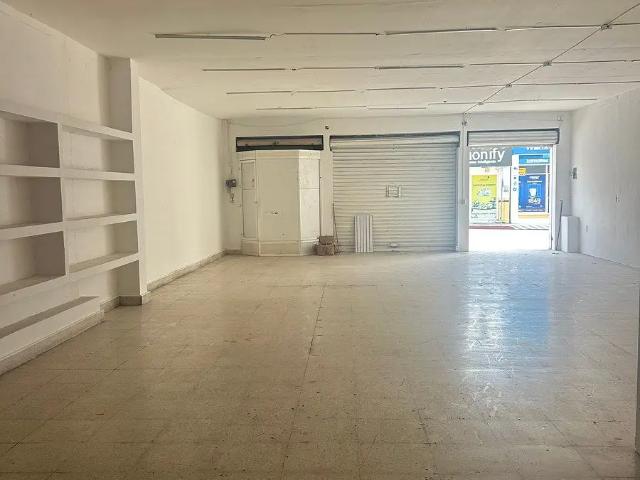 Local en Renta, en Av. Central Poniente entre 9na. y 10ma poniente, Tuxtla Gutz