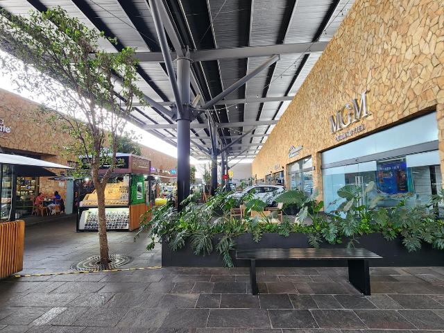 Local en Renta en Centro Comercial Andador en Avenida principal mucha afluencia