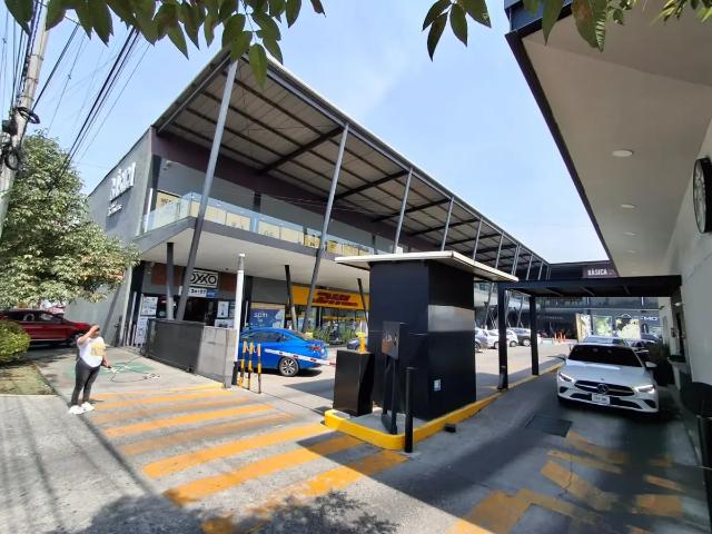PLAZA BÁSICA | LOCALES COMERCIALES EN RENTA DESDE 43m2 A 525m2