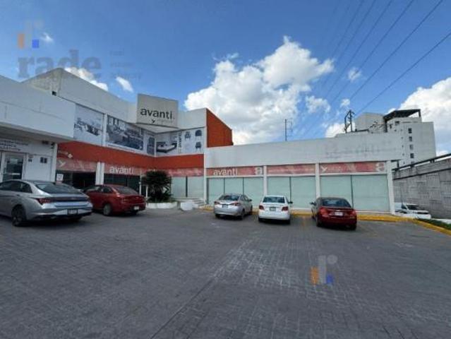 Local en renta en Col. Cumbres, Monterrey NL