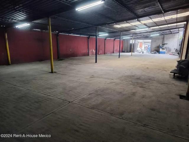 Local en renta en Ejido de Santa María Tulpetlac, Ecatepec de Morelos, México