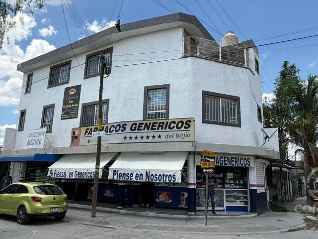 Local en RENTA dos pisos en Paseo de las Torres, Zona norte, Le?n, Gto