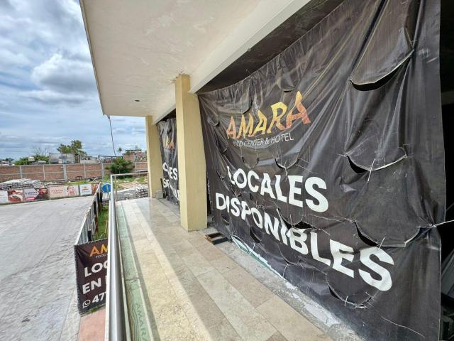 Local EN RENTA EN PLAZA AMARA