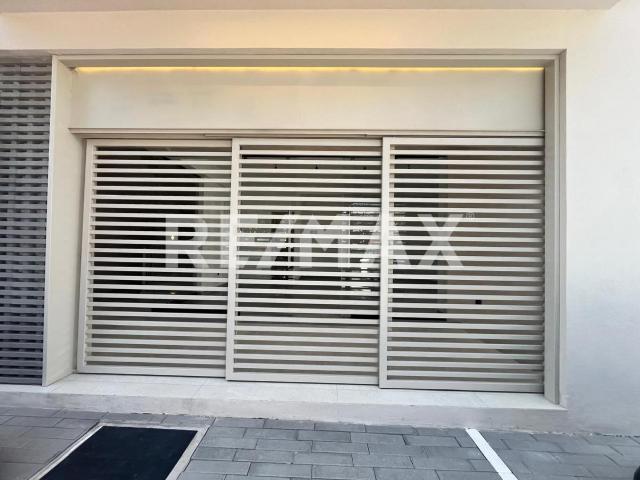 LOCAL EN RENTA EN PLAZA COMERCIAL