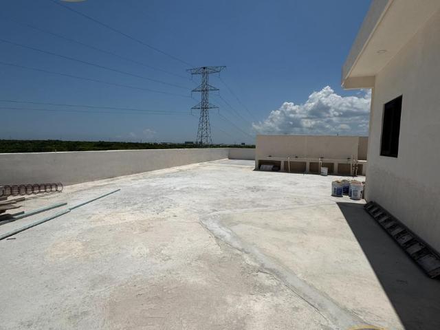Local en renta en plaza comercial, Av. Huayacan, Canc?n