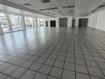 LOCAL EN RENTA EN PLAZA COMERCIAL SOBRE AV ATLIXCÁYOTL