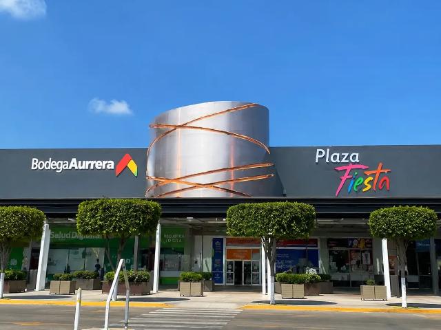 LOCAL EN RENTA EN PLAZA FIESTA, IRAPUATO