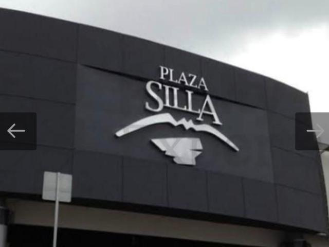Local en Renta en Plaza la Silla Zona Contry
