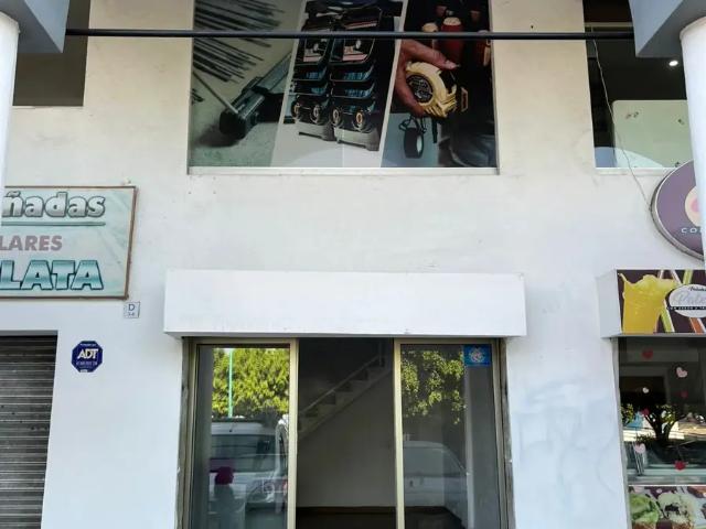 LOCAL EN RENTA EN PLAZA SAN ISIDRO