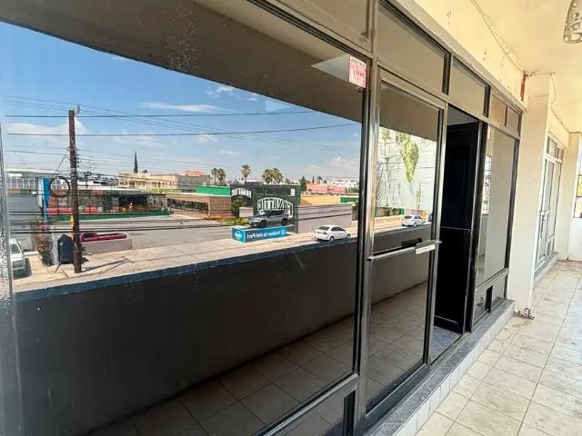 LOCAL EN RENTA, GRAN UBICACION EN COL. PANAMERICANA $8,000