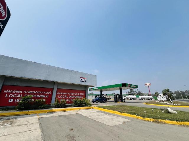 Local en Renta, junto a gasolinera en corredor urbano luis Donaldo Colosio