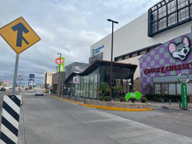 LOCAL EN RENTA L123 PUNTO 45 AGS AGS 400 M2