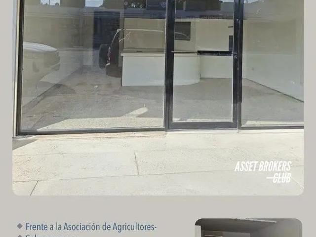 LOCAL EN RENTA LÁZARO CÁRDENAS ESQUINA CON ZARAGOZA