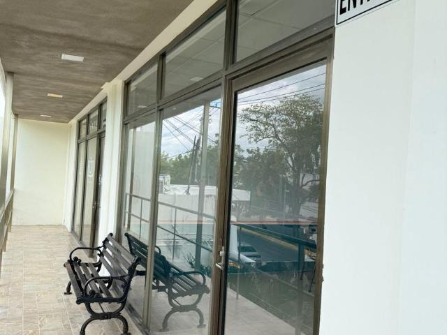 LOCAL EN RENTA PARA OFICINA EN PLAZA PASEO 320, CAMPECHE