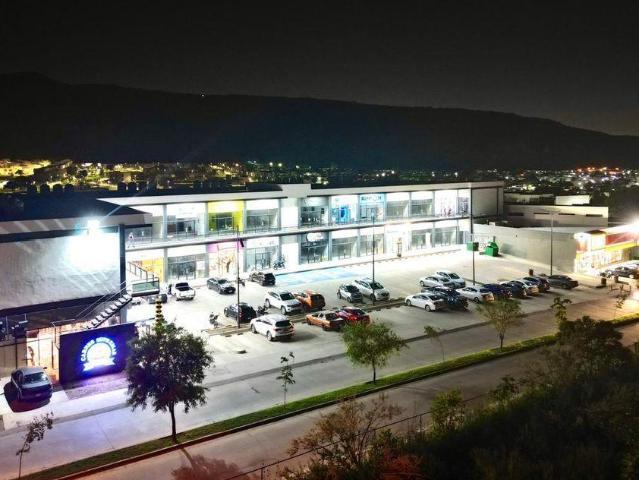 LOCAL EN RENTA PLAZA TRIVENTI BOSQUES SANTA ANITA