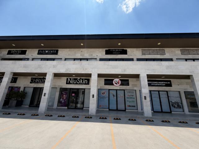 LOCAL EN RENTA PLAZA COMERCIAL