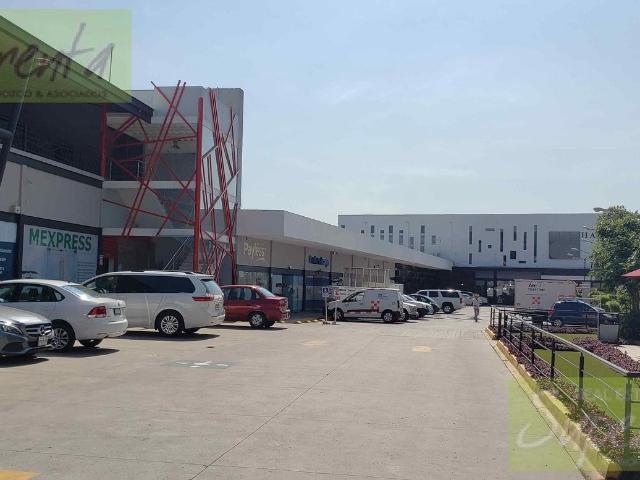 LOCAL EN RENTA PLAZA HANGAR 33 L 17 $10,500