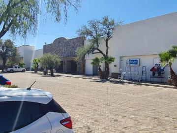 Local en Renta Plaza Hacienda El Pedregal 350 m?