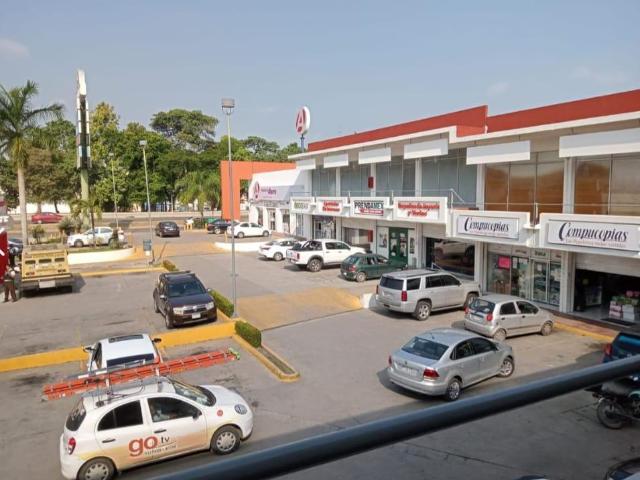 Local en renta Plaza Indeco