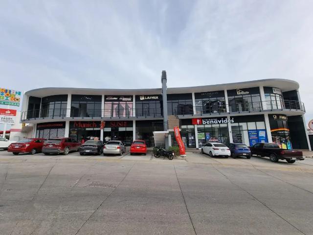 Local en renta – Plaza la Pedrera, Real del valle