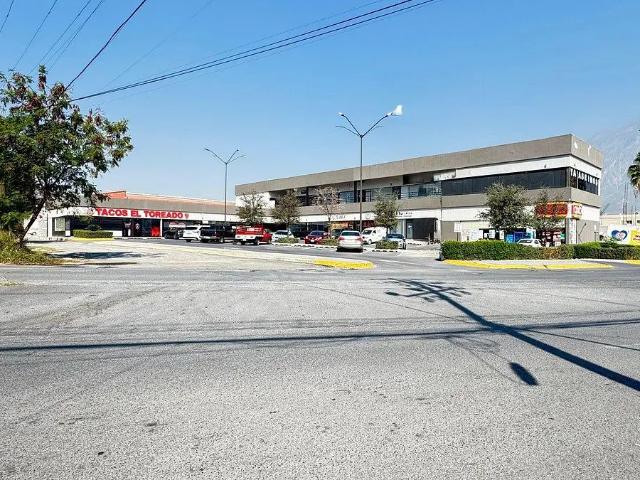 Local, En Renta, Plaza Rincón De Las Huertas, Santa Catarina, Nuevo León