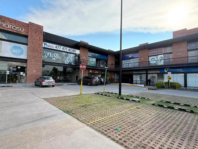 Local en Renta Plaza Sharasu, Aguascalientes