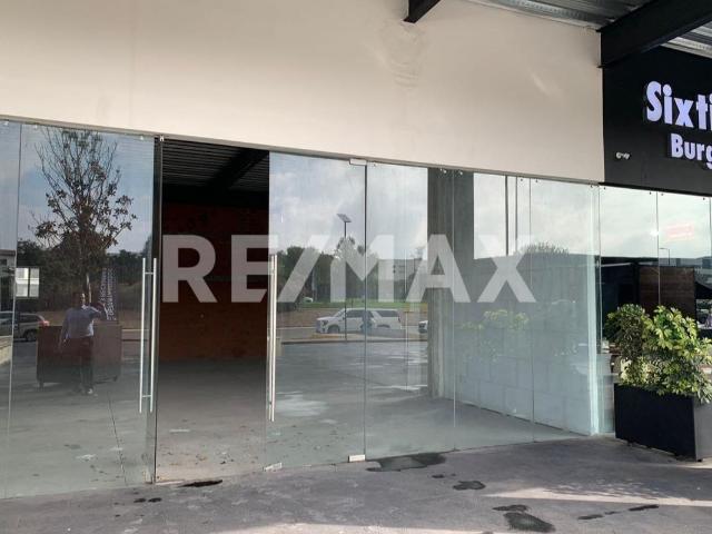LOCAL EN RENTA PLANTA BAJA LA RESERVA EL CAMPANARIO QUERETARO