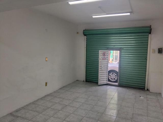 LOCAL EN RENTE EL COECILLO. LE?N GTO. ZONA COMERCIAL CON BODEGA / CASA HABITACI?N