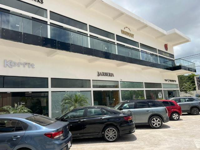 Local en Supermanzana 313 en Renta y Venta