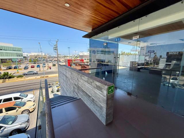 LOCAL LAGUNA PLAZA