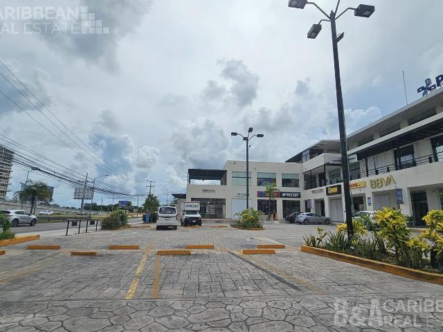 Local / oficina en venta Punta Tulum Sobre Av. Colosio