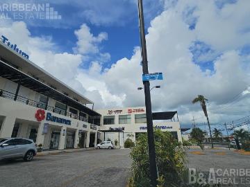 Local / oficina en venta Punta Tulum Sobre Av. Colosio