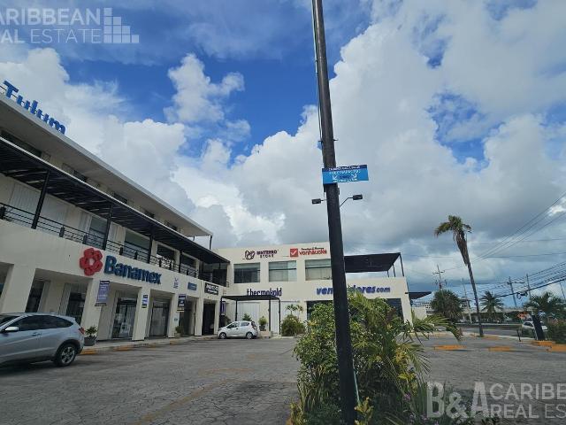 Local / oficina en venta Punta Tulum Sobre Av. Colosio
