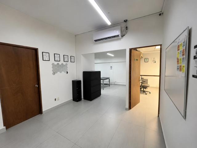 Local Oficinas en Venta col. Las torres Monterrey