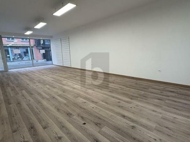 LOCAL OU FUTUR APPARTEMENT AU CENTRE VILLE