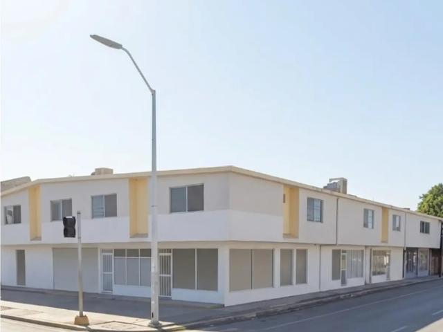Local Panta Baja en Residencial la Hacienda sobre Calzada Gomez Morin