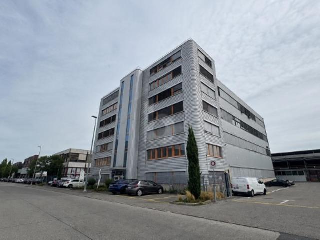 LOCAL POLYVALENT DE 110 M²